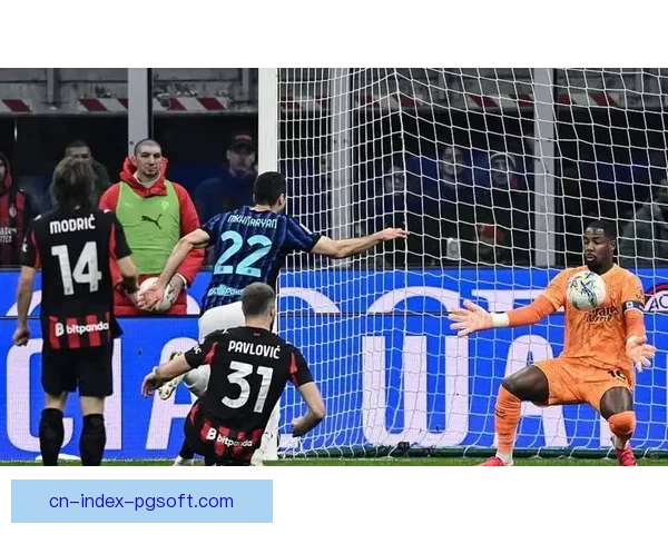 AC米兰欧联杯遭遇罗马双杀全场无力反击提前出局